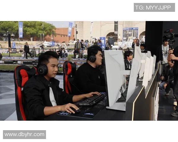 全矩阵反击！雷鸟显示器宗族露脸英豪联盟嘉年华，掩盖电竞全场景